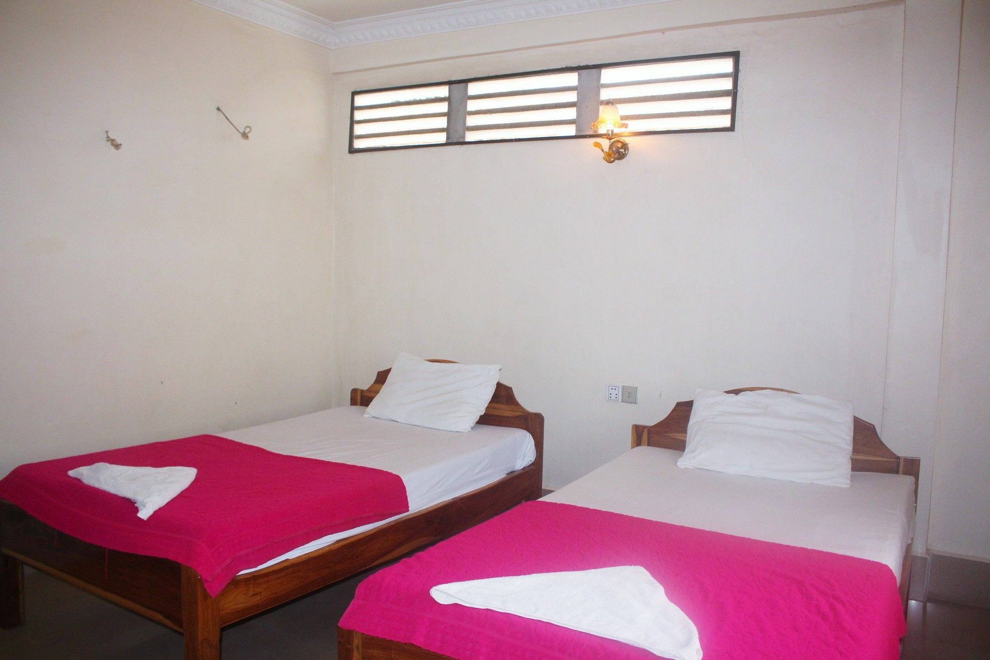 באטאמבנג Shang Hai Guesthouse מראה חיצוני תמונה