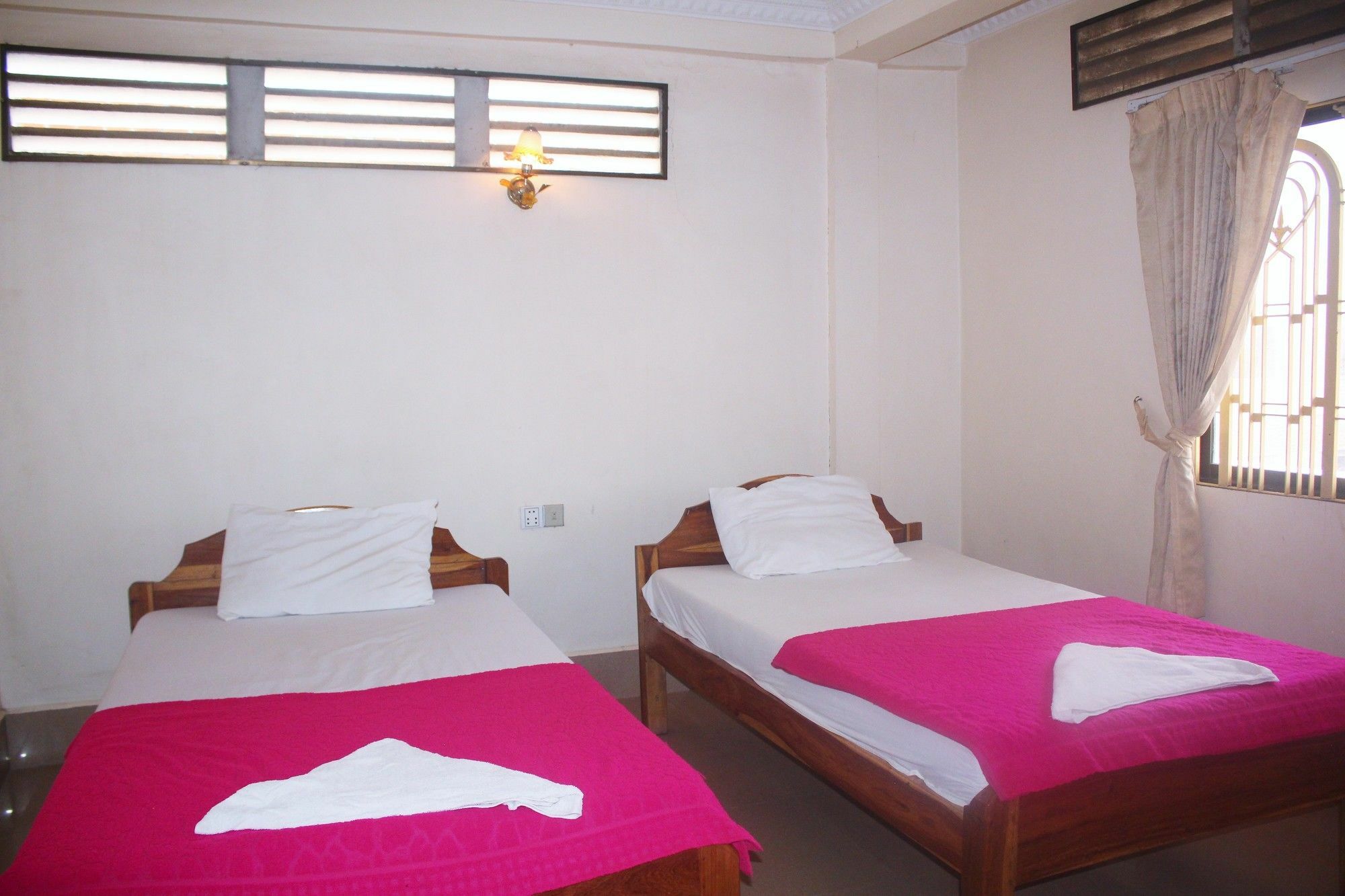 באטאמבנג Shang Hai Guesthouse מראה חיצוני תמונה